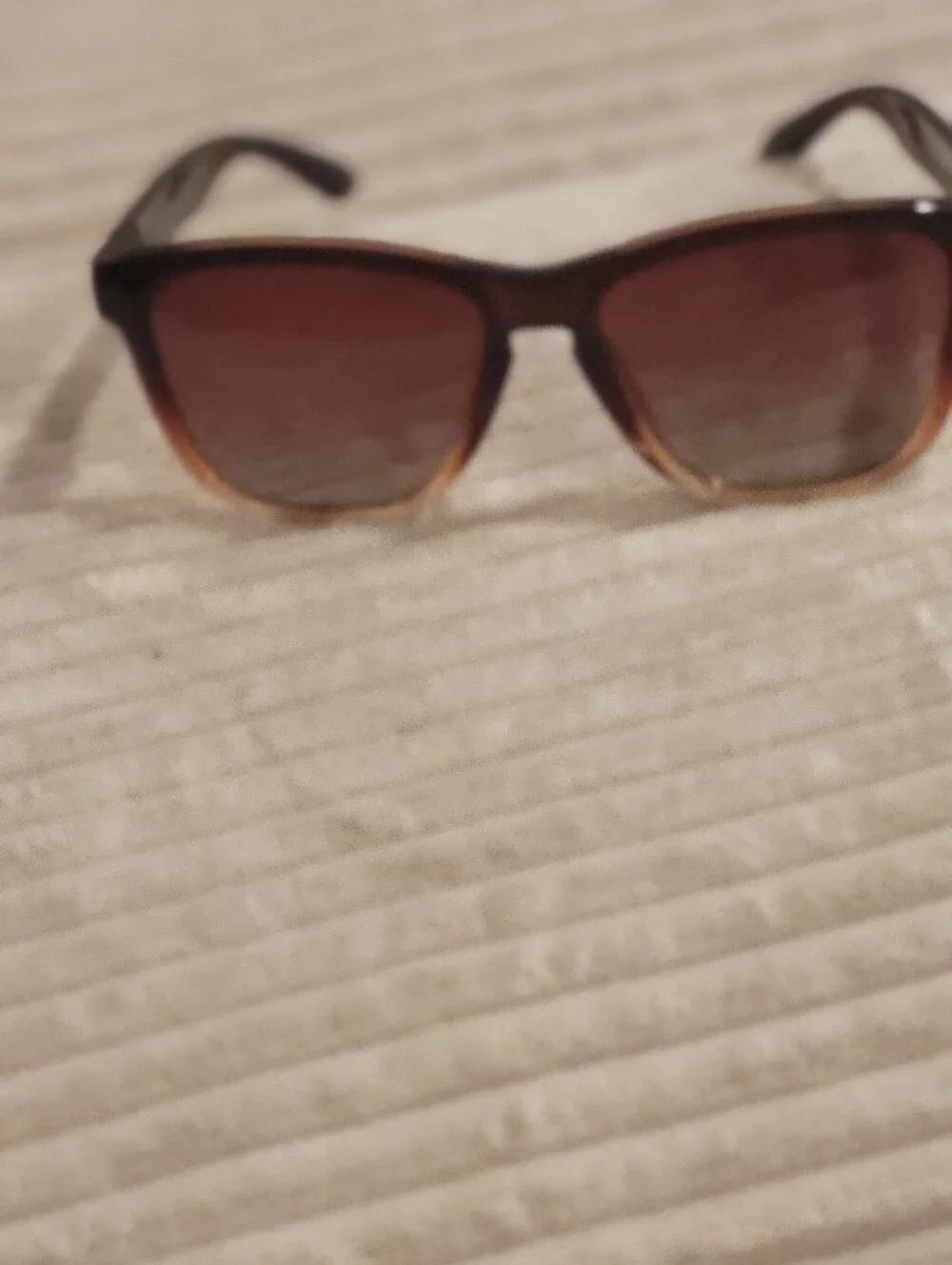 Stylish Brown Gradient Women's Sunglasses